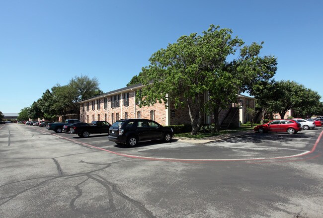 Lockwood Heights in Richardson, TX - Foto de edificio - Building Photo