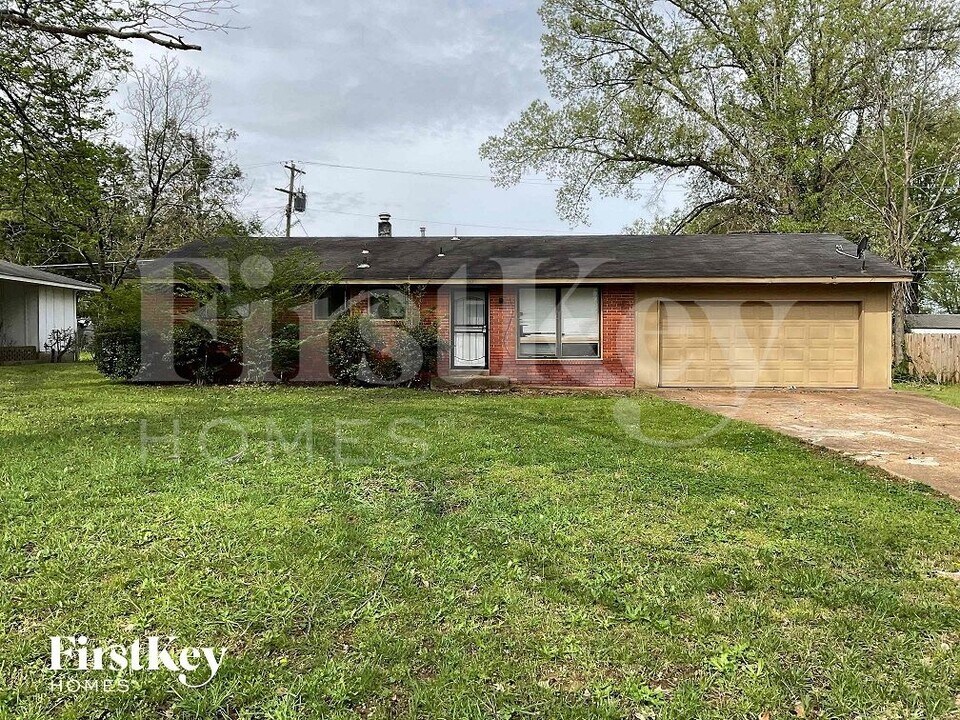 5167 Haleville Rd in Memphis, TN - Building Photo