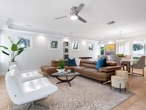 606 Owl Way in Sarasota, FL - Building Photo - Building Photo