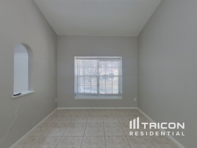 1490 Club Dr in Tarpon Springs, FL - Building Photo - Building Photo