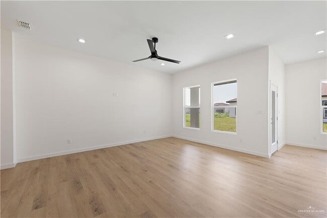 1008 N Trinity St in Edinburg, TX - Building Photo - Building Photo