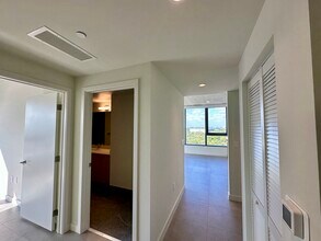 321 NW 31st St, Unit B2 in Miami, FL - Building Photo - Building Photo