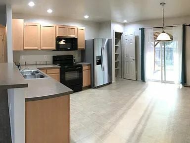 16657 Frisco Ave in Caldwell, ID - Foto de edificio - Building Photo