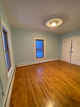 2 East St-Unit -2nd Floor in Rutland, VT - Foto de edificio - Building Photo