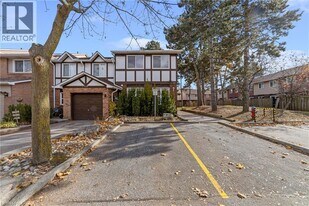 4199 Longmoor Dr in Burlington, ON - Building Photo