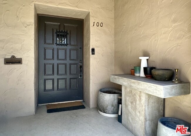 100 N Detroit St in Los Angeles, CA - Building Photo - Building Photo