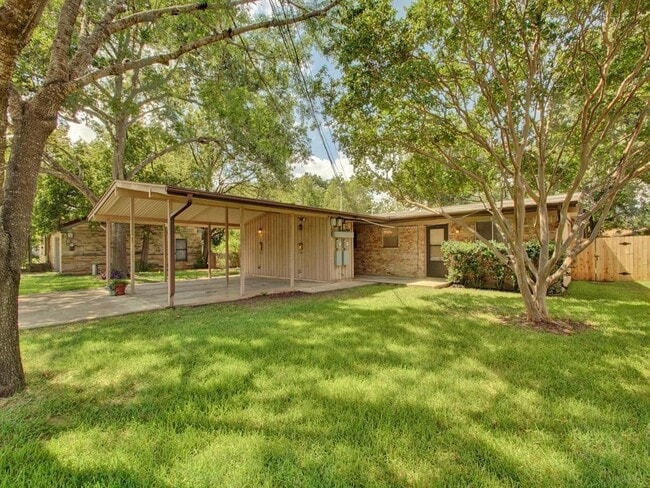property at 8516 Hathaway Dr