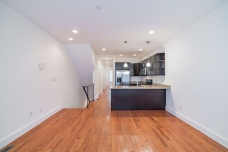 1612 Ogden St in Philadelphia, PA - Building Photo - Building Photo
