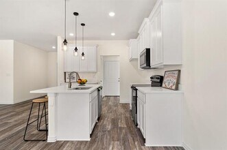 355 Rosemound St in Commerce, TX - Building Photo - Building Photo