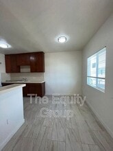 830 Davis St in Hanford, CA - Building Photo - Building Photo
