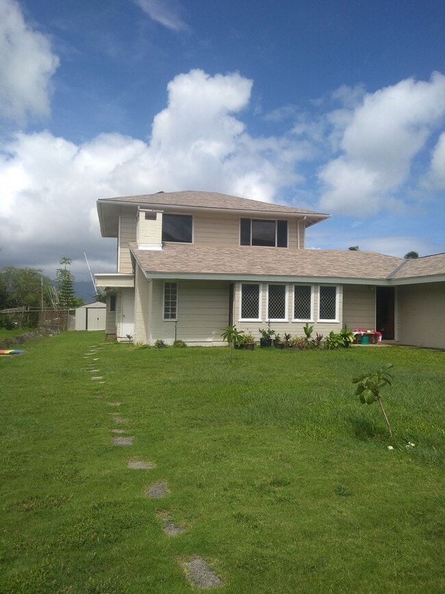 44-511 Kaneohe Bay Dr, Unit Upstairs in Kaneohe, HI - Building Photo - Building Photo