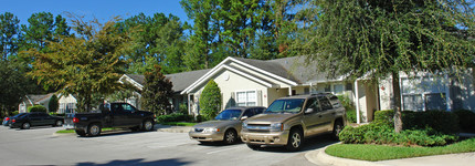 Pinewood Terrace Apartments in Gainesville, FL - Building Photo - Building Photo