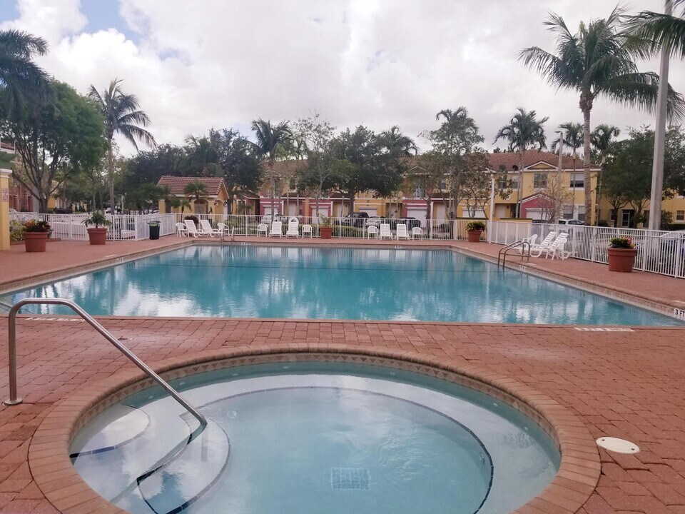 1113 Shoma Dr in West Palm Beach, FL - Building Photo