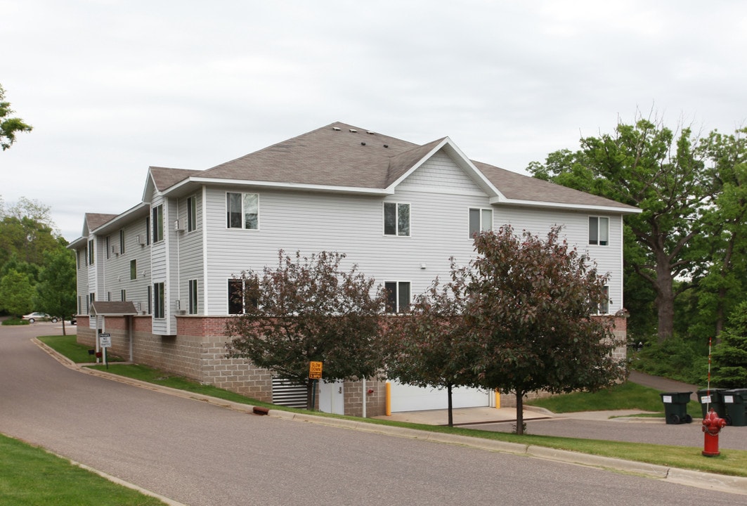 Willow River Apartments in Hudson, WI - Foto de edificio