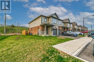 27 Rachel Dr in Hamilton, ON - Building Photo - Building Photo