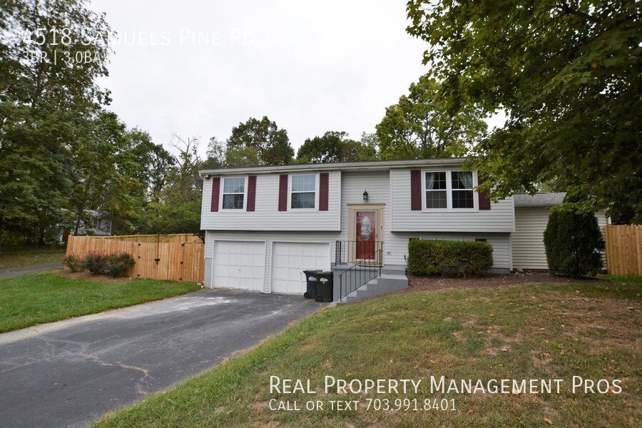 4518 Samuels Pine Rd in Chantilly, VA - Building Photo