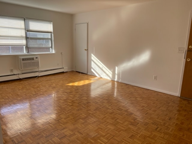 77 Orange Rd in Montclair, NJ - Building Photo - Building Photo