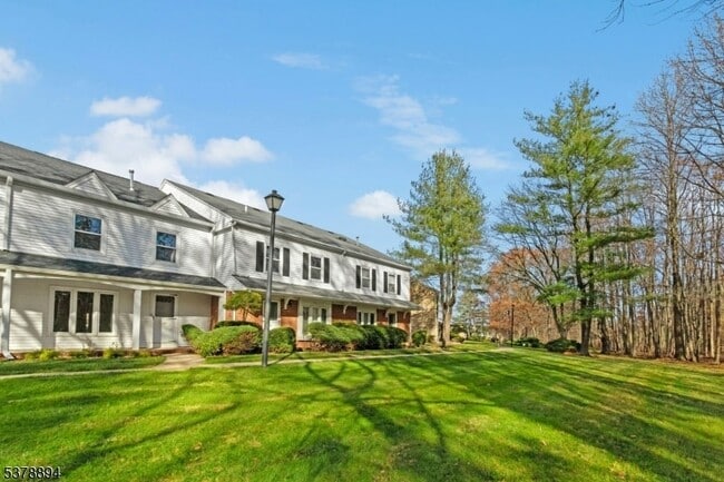 22 Maddaket Ct in Scotch Plains, NJ - Building Photo - Building Photo