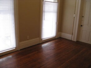 912 N 10th St, Unit #1 in Lafayette, IN - Foto de edificio - Building Photo