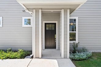 1518 Roseburg Dr in Austin, TX - Building Photo - Building Photo