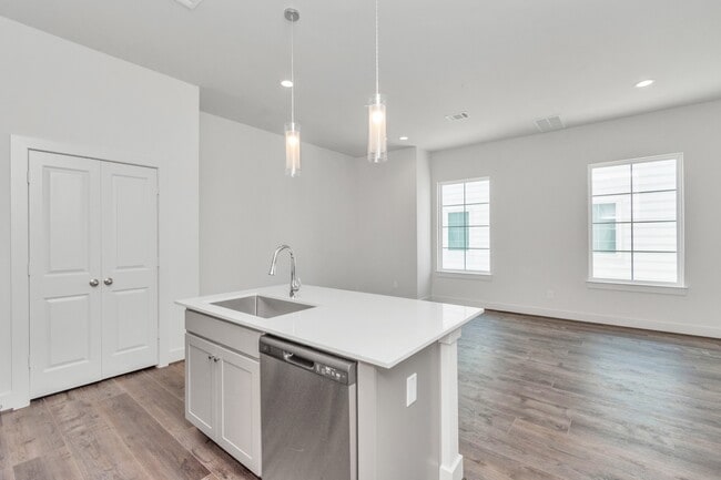 property at 2007 Bauer Dr