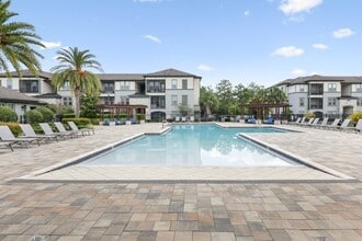 Lantower Grande Pines in Orlando, FL - Building Photo - Building Photo