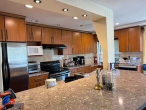 815 Fourth Av in New Westminster, BC - Building Photo - Building Photo