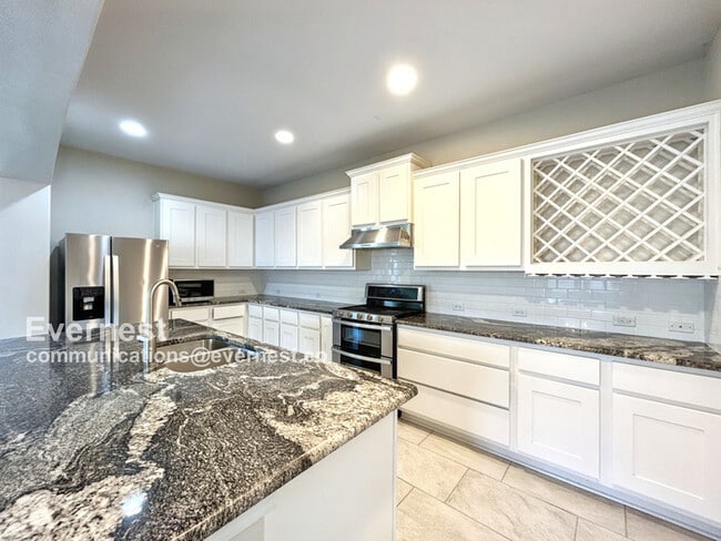 5604 Bonneville Bend in Austin, TX - Building Photo - Building Photo