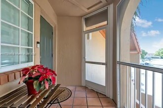 433 SW 86th Ave in Pembroke Pines, FL - Foto de edificio - Building Photo