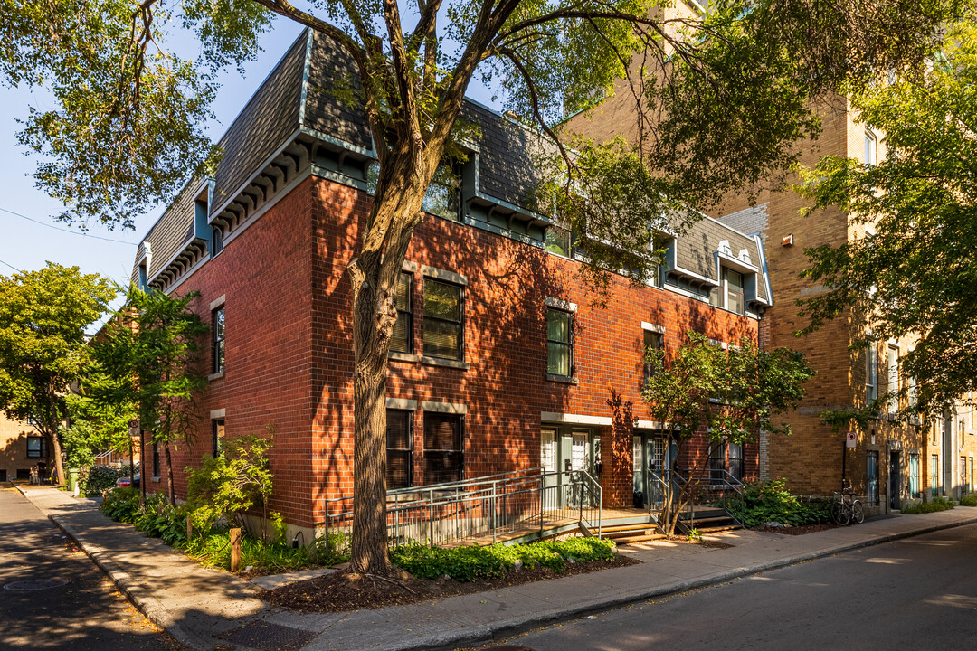 1213-1227 Saint-André Rue in Montréal, QC - Building Photo