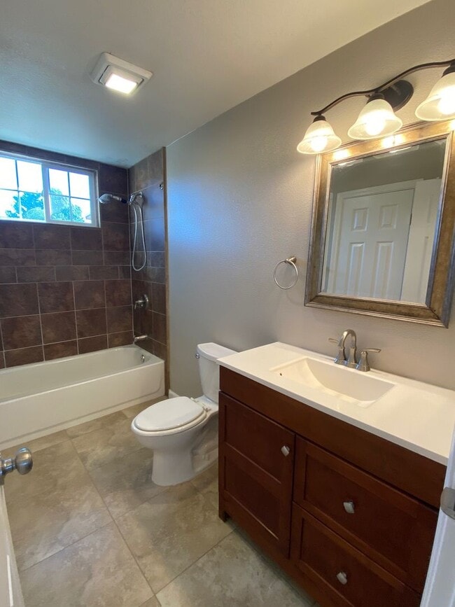 property at 1620 Fremont Ave