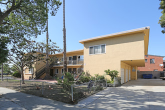 2041 Cloverfield Blvd in Santa Monica, CA - Building Photo - Building Photo