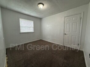 5926 N Frankfort Ave in Tulsa, OK - Building Photo - Building Photo