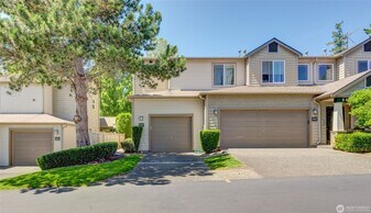 4439 248th Ln SE in Issaquah, WA - Building Photo