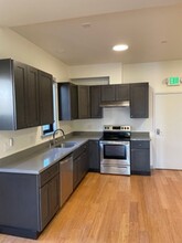 2320 9th Ave in Oakland, CA - Building Photo - Building Photo