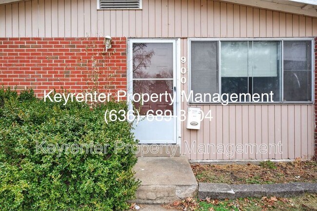 900 Paddock Dr in Florissant, MO - Building Photo - Building Photo