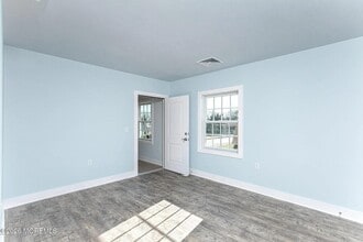 1009 Arnold Ave in Point Pleasant, NJ - Building Photo - Building Photo