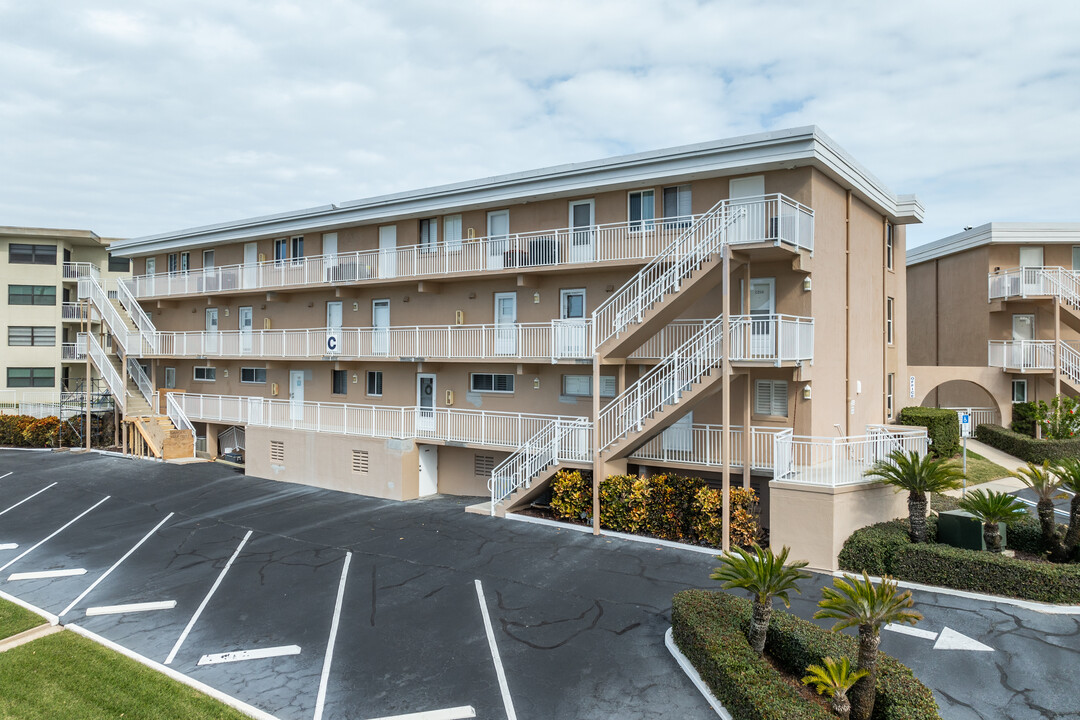 Ocean Club North in New Smyrna Beach, FL - Building Photo