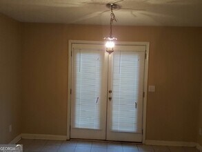 904 Holden Ln in Atlanta, GA - Building Photo - Building Photo