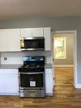 383 Center St-Unit -2nd Fl in Meriden, CT - Building Photo - Building Photo
