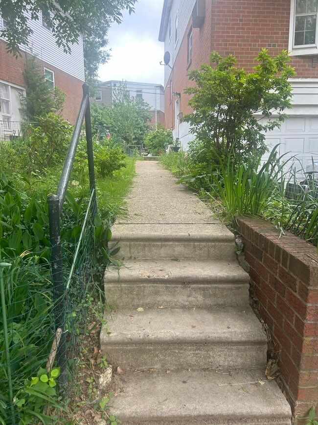 477 Parlin St, Unit #2 in Philadelphia, PA - Building Photo - Building Photo