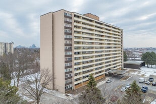 Lenworth Towers in Mississauga, ON - Building Photo