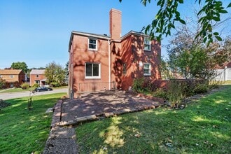1560 Hawthorne St in Pittsburgh, PA - Building Photo - Building Photo