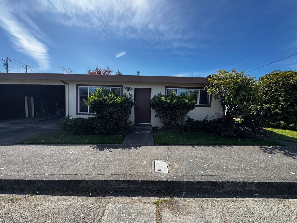 430-436 Hodgson St in Eureka, CA - Building Photo