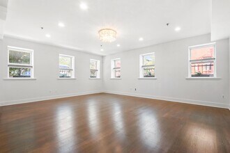 547 Bloomfield St in Hoboken, NJ - Building Photo - Building Photo