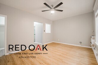 692 Valencia St, Unit 203 in Los Angeles, CA - Building Photo - Building Photo