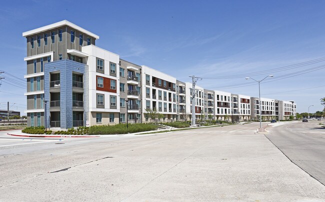 Mallory Eastside in Richardson, TX - Building Photo - Building Photo
