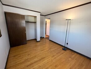 1016 Fieldcrest Dr in Menasha, WI - Building Photo - Building Photo