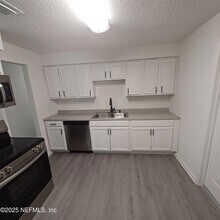 5979 Martin Luther King Dr in Jacksonville, FL - Foto de edificio - Building Photo