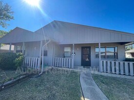 1106 Suburban Dr in Cedar Hill, TX - Building Photo